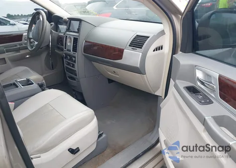 2009 Chrysler Town & Country Touring from USA, damaged, VIN 2A8HR54149R679016